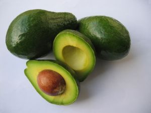 Mancare cu avocado