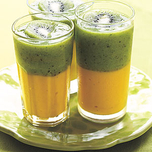 Smoothie cu ceai verde, kiwi si mango