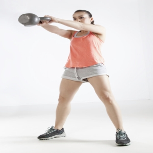 Kettlebell arde 400 de calorii in 20 de minute