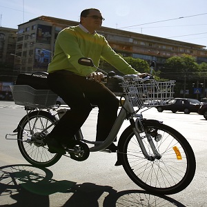 Ministrul mediului: Din 2014 am putea avea benzi pentru biciclisti pe strada