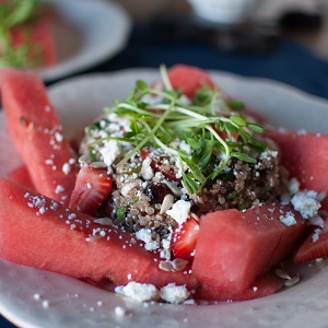 Salata de pepene rosu cu quinoa