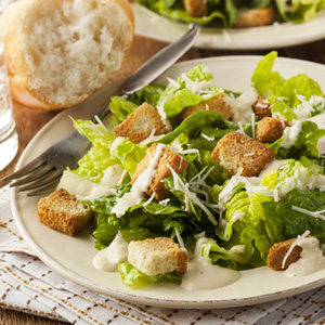 Pregateste-ti o salata delicioasa, ca-n sudul Frantei: Caesar Salad