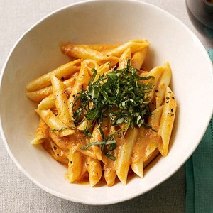 Penne cu sos de vodka